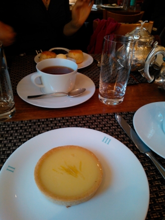We had booked at table at Fortnum's for 3pm and had some tea and cake. Mine was a lemon tart and Earl Grey. Fantasic tea; Fortnum's deserves its reputation for this.